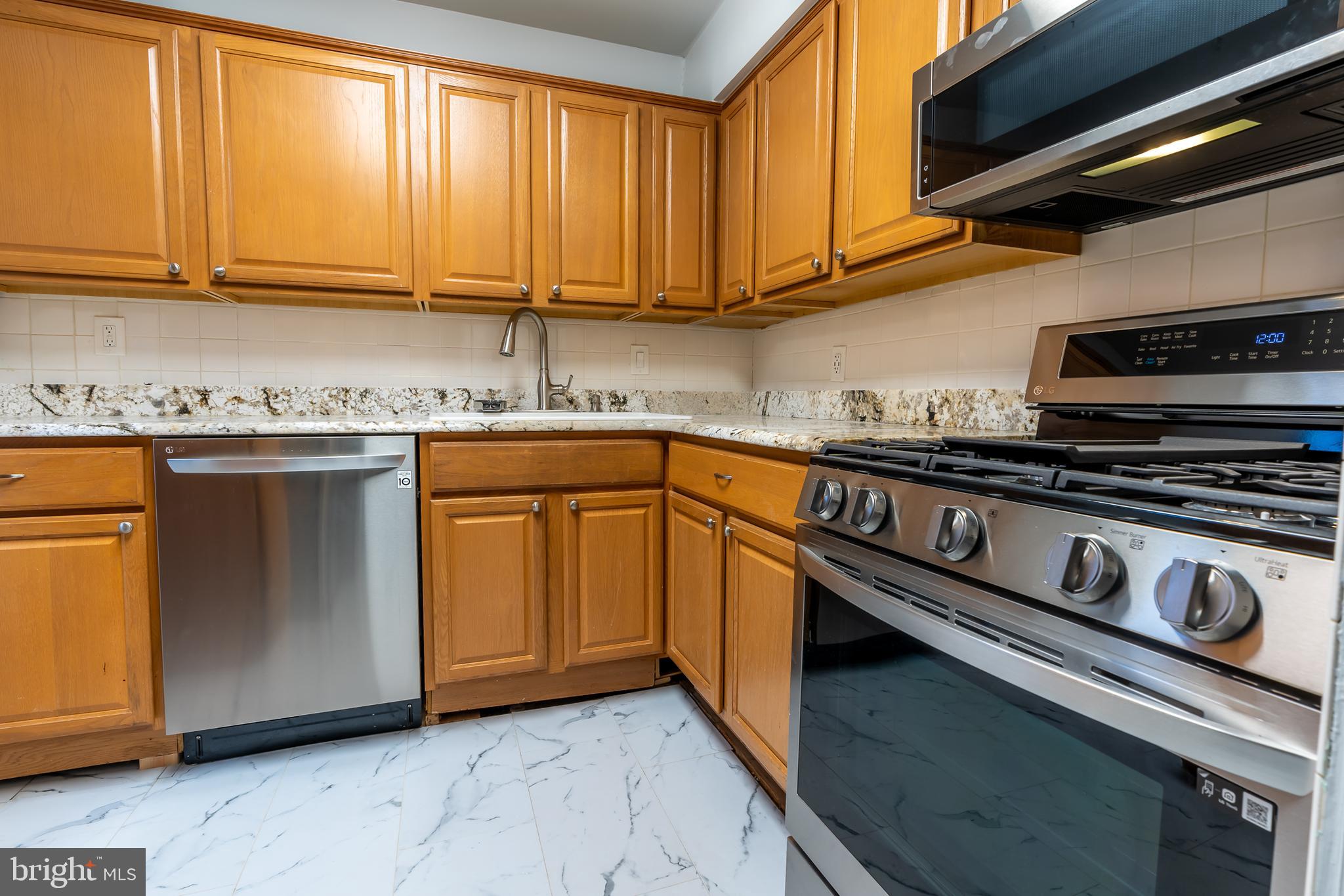 5870 Thunder Hill Road, Unit C3 Columbia, MD 21045 - Photo 19 of 20 KITCHEN