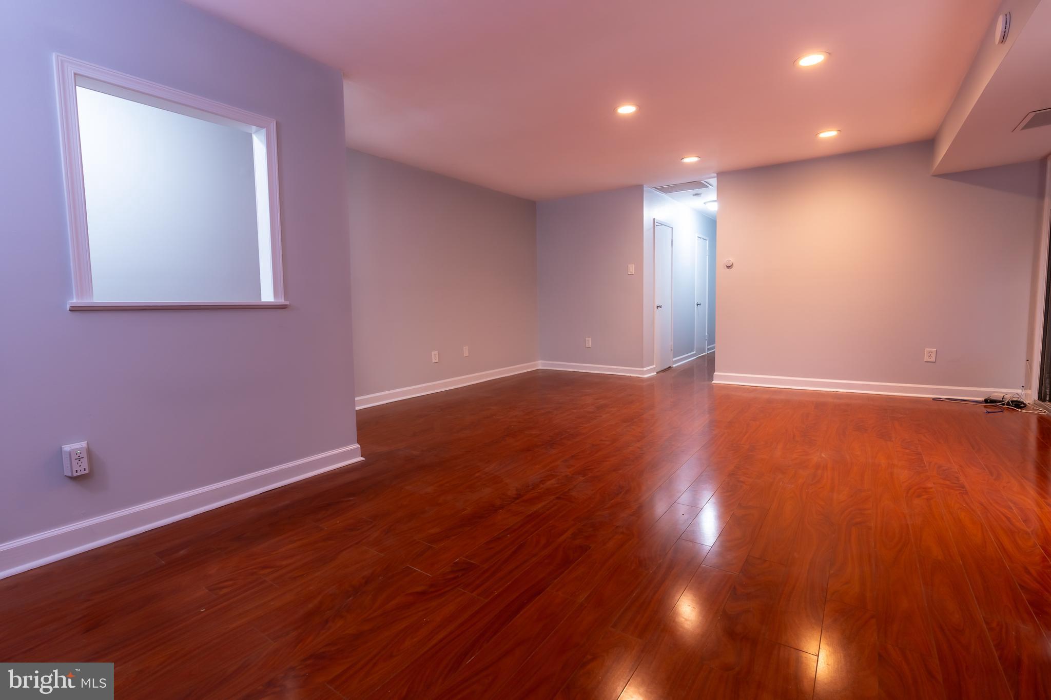 5870 Thunder Hill Road, Unit C3 Columbia, MD 21045 - Photo 7 of 20 LIVING & DINING AREA