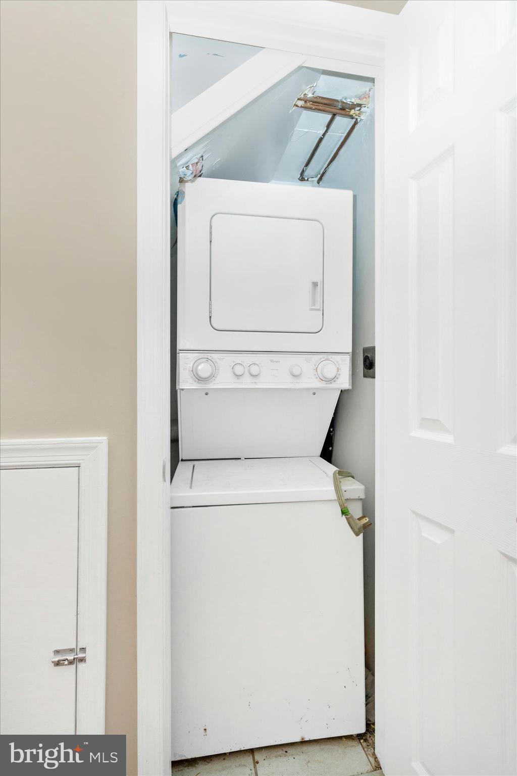 5045 Sheriff Road Northeast Washington, DC 20019 - Photo 20 of 38 a utility room with dryer and washer