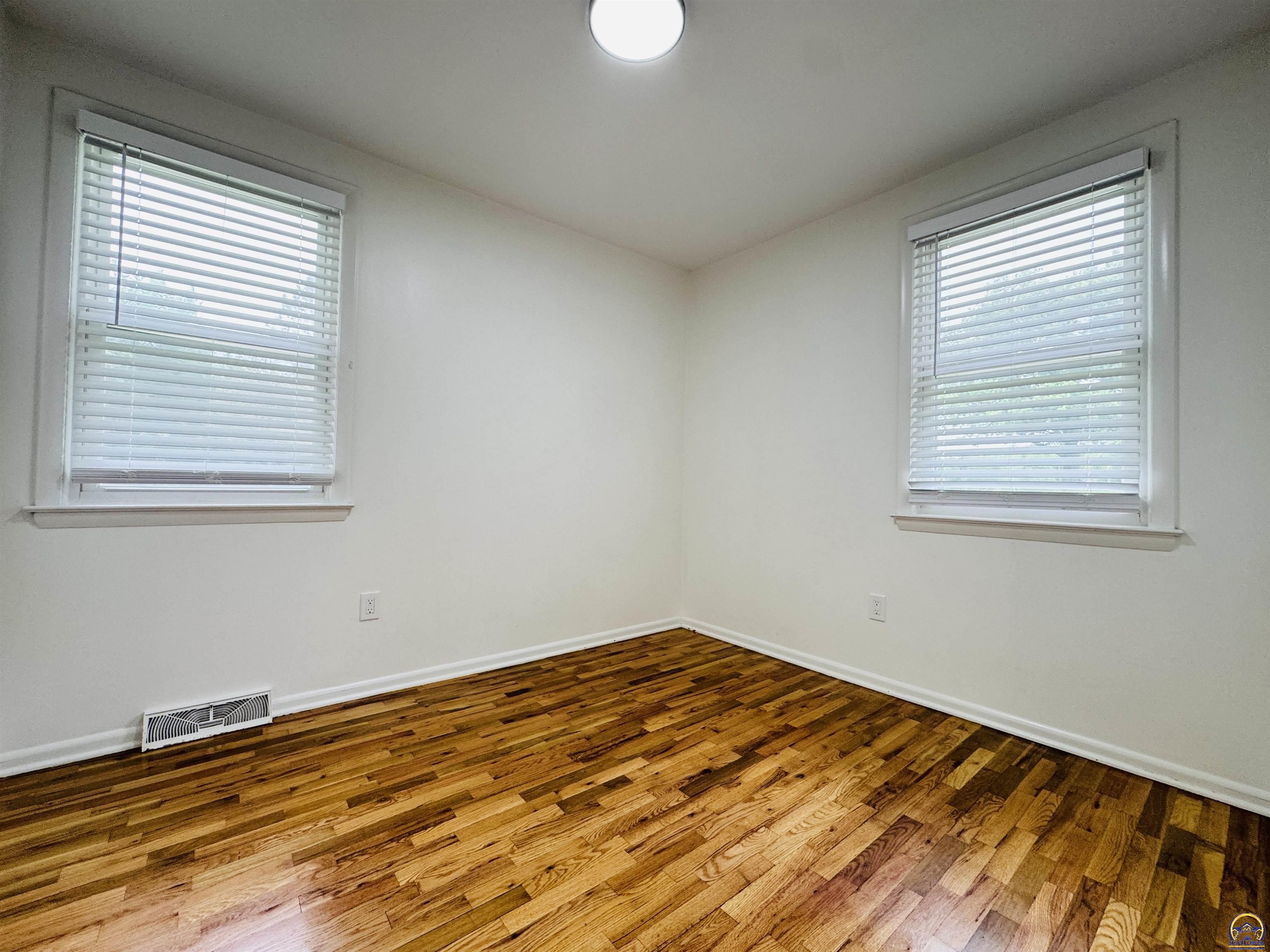 320 Northeast 58th Street Topeka, KS 66617 - Photo 26 of 49