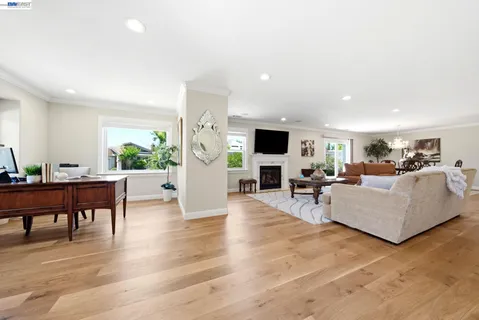 $1,368,000 | 2122 Wilmington Drive, Walnut Creek, CA 94596