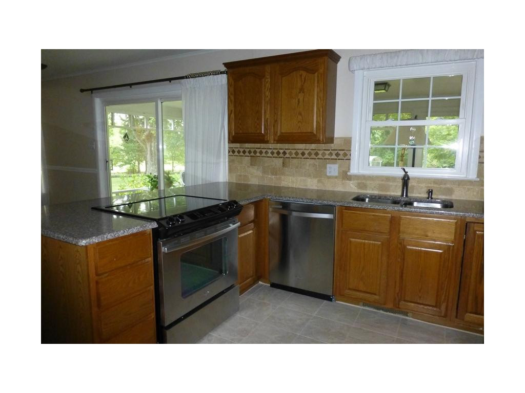 1555 Hanford Road Graham, NC 27253 - Photo 9 of 24 Gallery Image 9