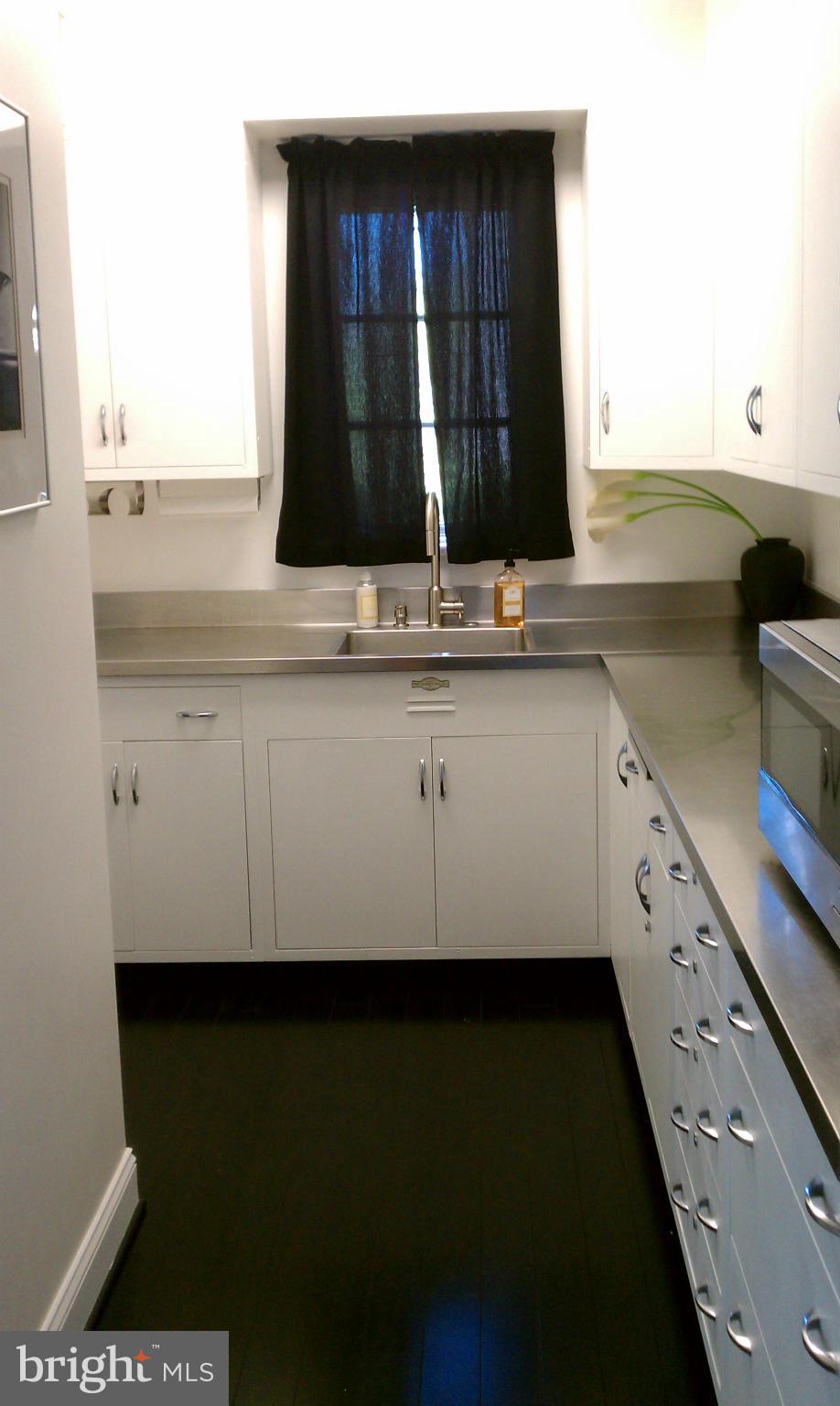 4007 Old Court Road Baltimore, MD 21208 - Photo 15 of 30 Kitchen