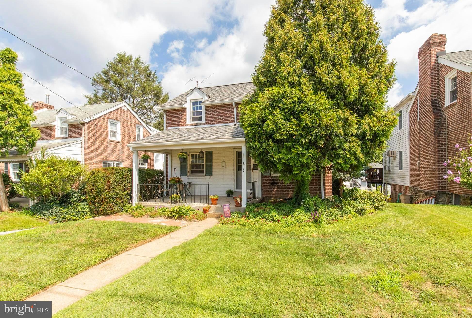 157 Upland Road Havertown, PA 19083 - Photo 2 of 38