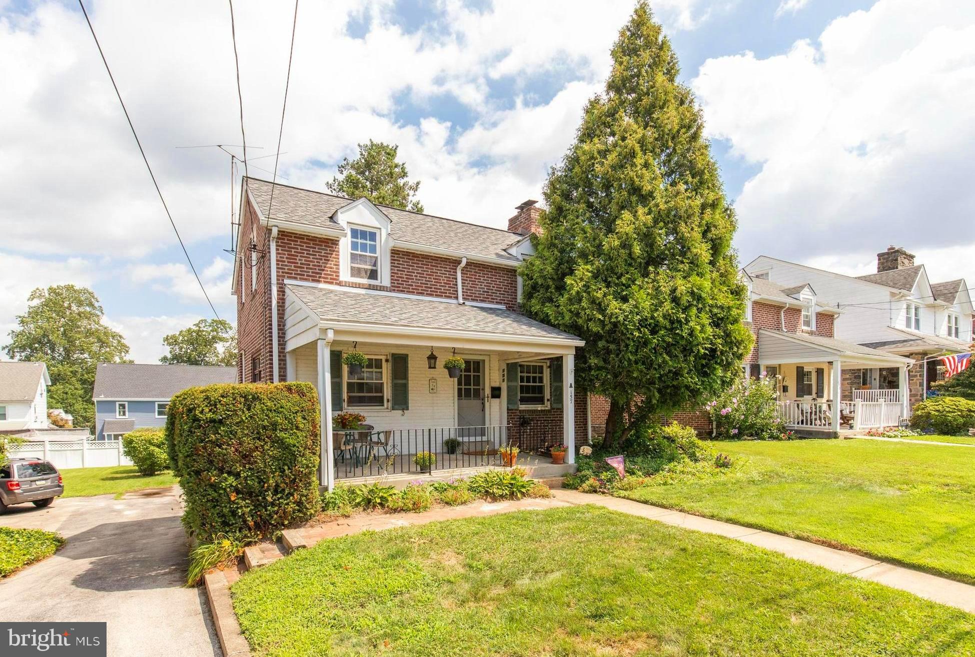 157 Upland Road Havertown, PA 19083 - Photo 3 of 38