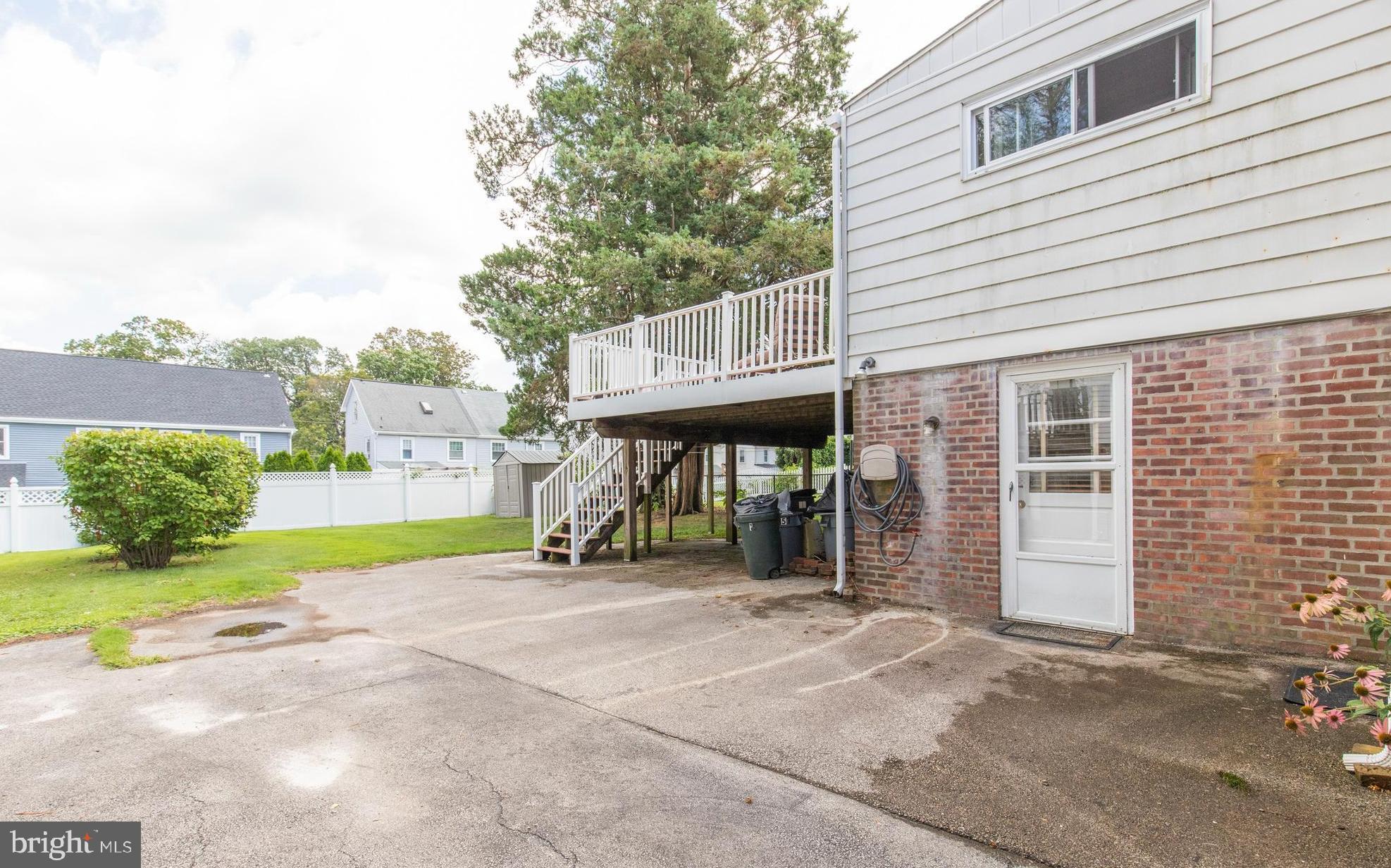157 Upland Road Havertown, PA 19083 - Photo 4 of 38
