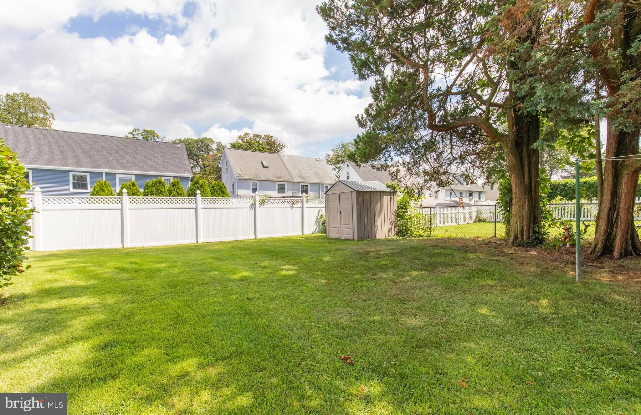 157 Upland Road Havertown, PA 19083 - Photo 5 of 38
