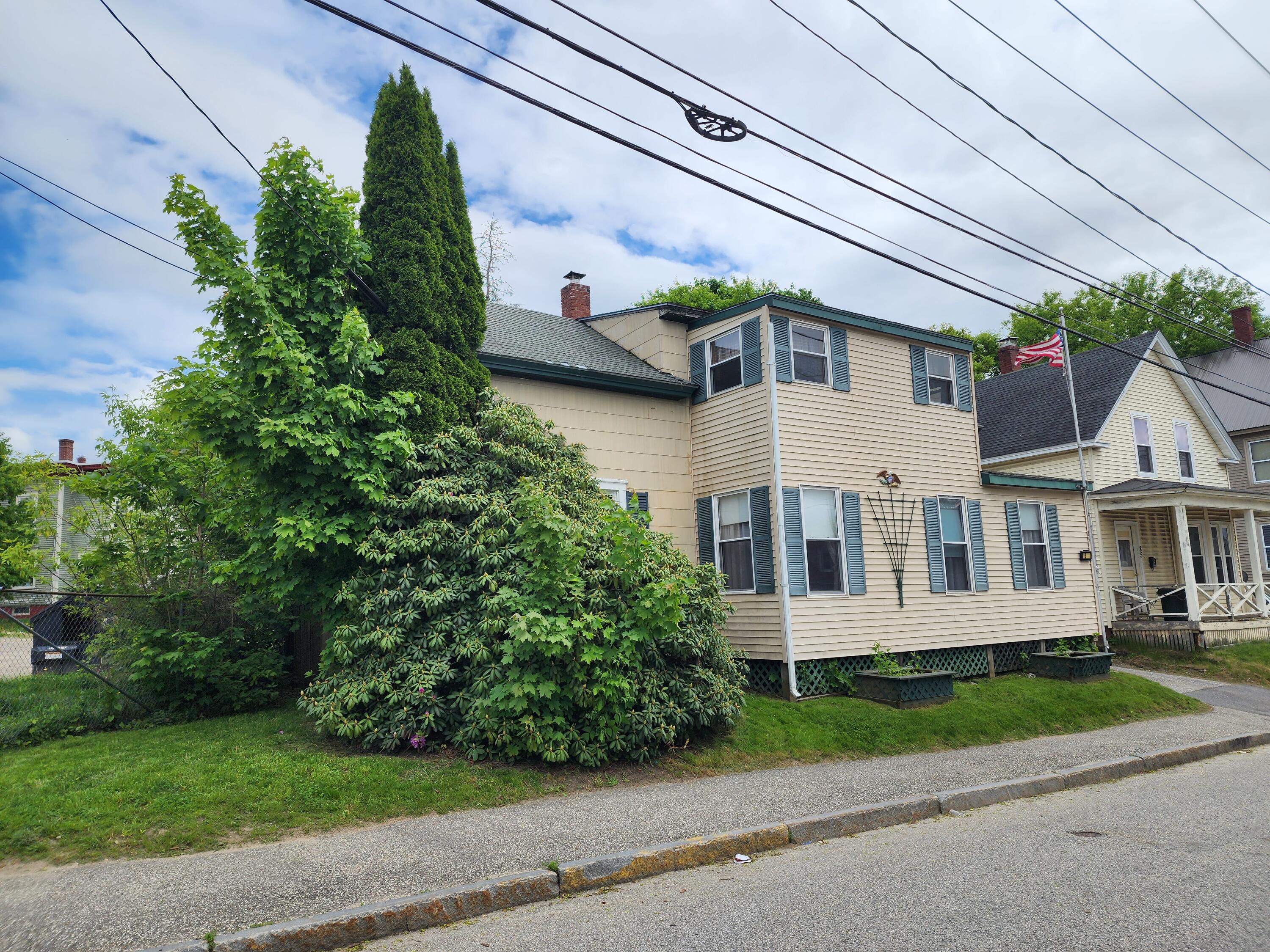 89 Oak Street Lewiston, ME 04240 - Photo 2 of 20 20250529_153336
