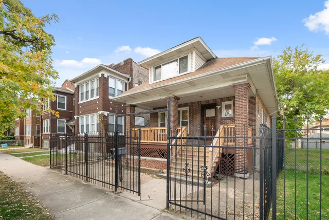$225,000 | 6818 South Harper Avenue, Chicago, IL 60637