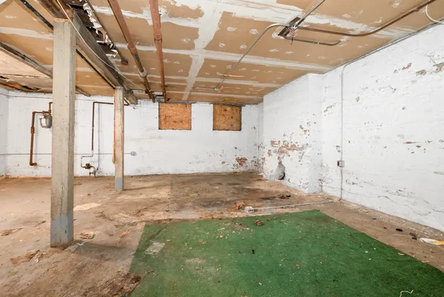 $225,000 | 6818 South Harper Avenue, Chicago, IL 60637