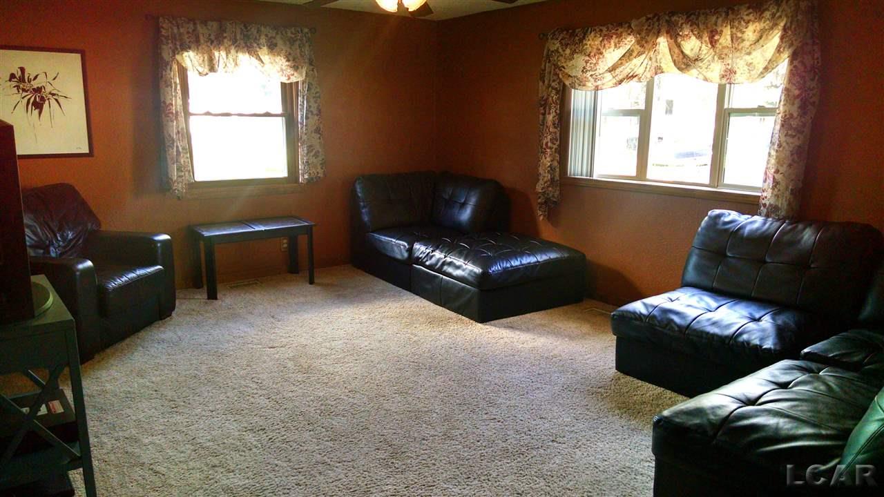 4194 Sycamore Road Palmyra, MI 49268 - Photo 6 of 17 Living Room