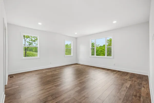 $650,000 | 1198 Rogues Fork Road, Bethpage, TN 37022