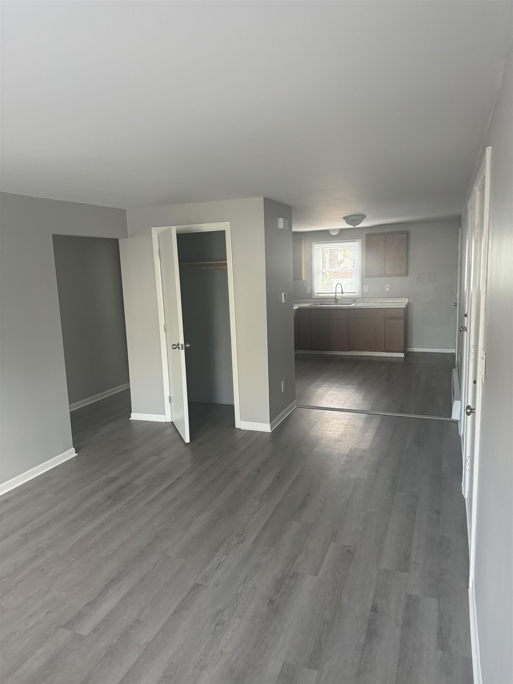 265 Grove Street, Unit 3 Manchester, NH 03103 - Photo 4 of 7