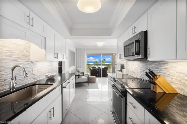 $8,000 | 2600 Gulf Shore Boulevard North, Unit 54, Naples, FL 34103