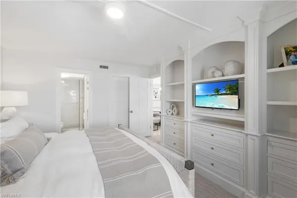 $8,000 | 2600 Gulf Shore Boulevard North, Unit 54, Naples, FL 34103