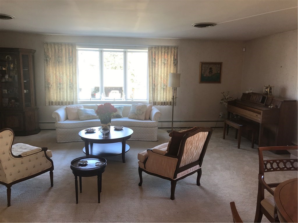 158 West Blue Ridge Road Cranston, RI 02920 - Photo 13 of 38 Gallery Image 13