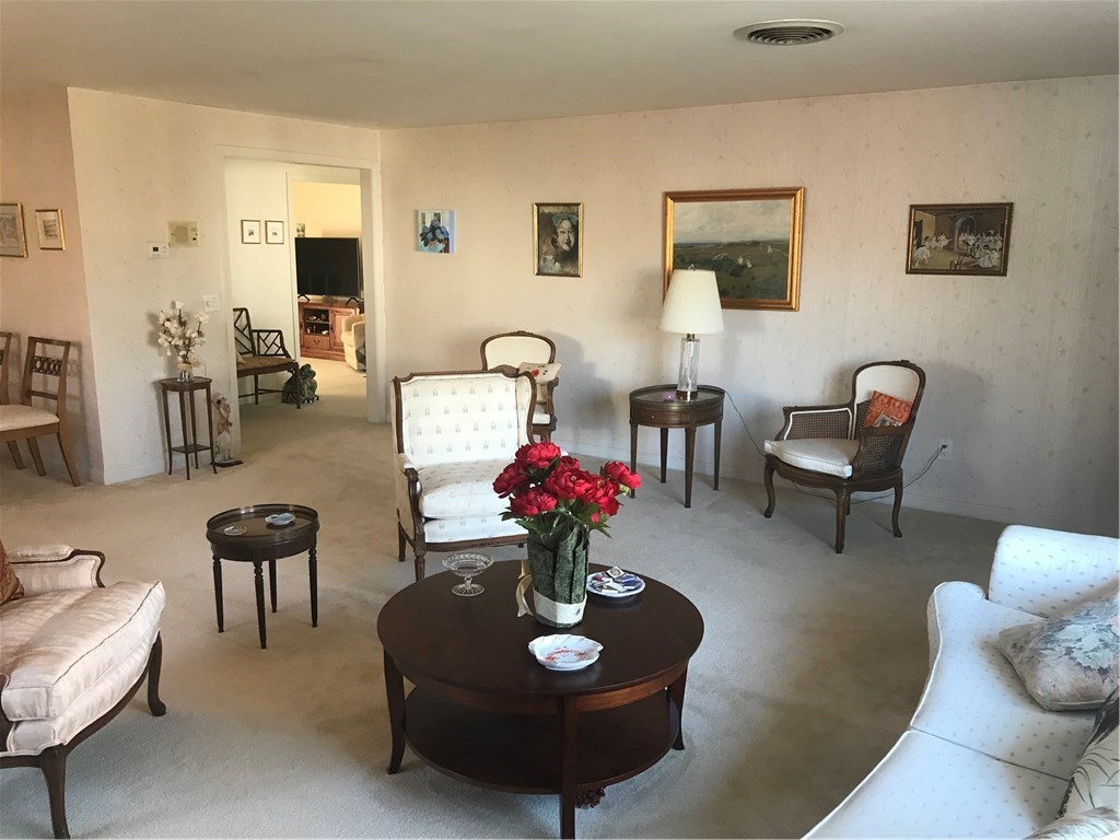 158 West Blue Ridge Road Cranston, RI 02920 - Photo 14 of 38 Gallery Image 14