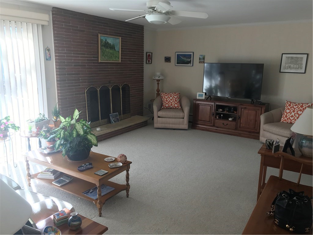 158 West Blue Ridge Road Cranston, RI 02920 - Photo 19 of 38 Gallery Image 19
