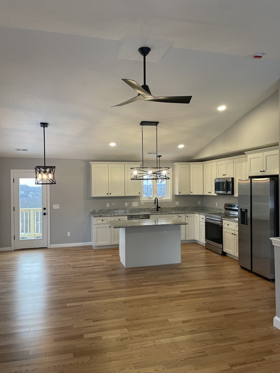 27 Havana Road Worcester, MA 01603 - Photo 3 of 15