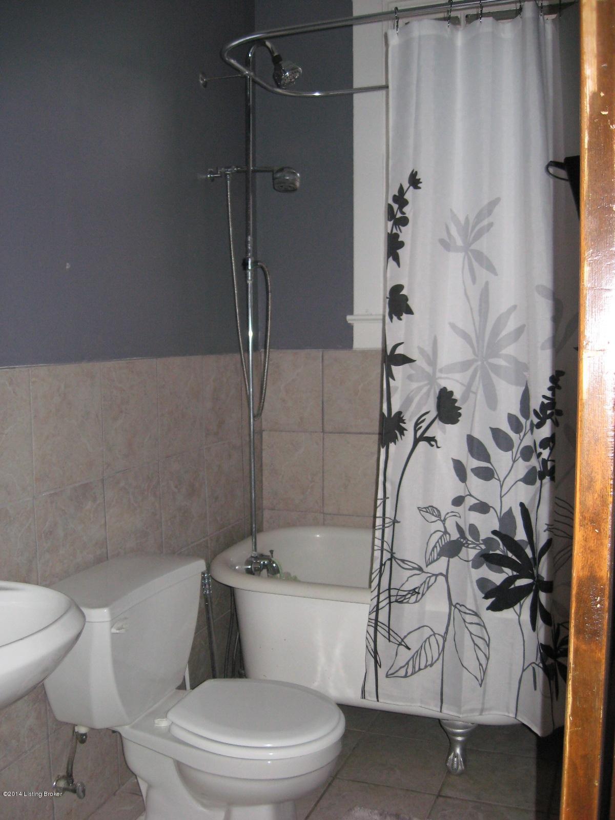 342 Kenilworth Road Louisville, KY 40206 - Photo 18 of 44 Bathroom