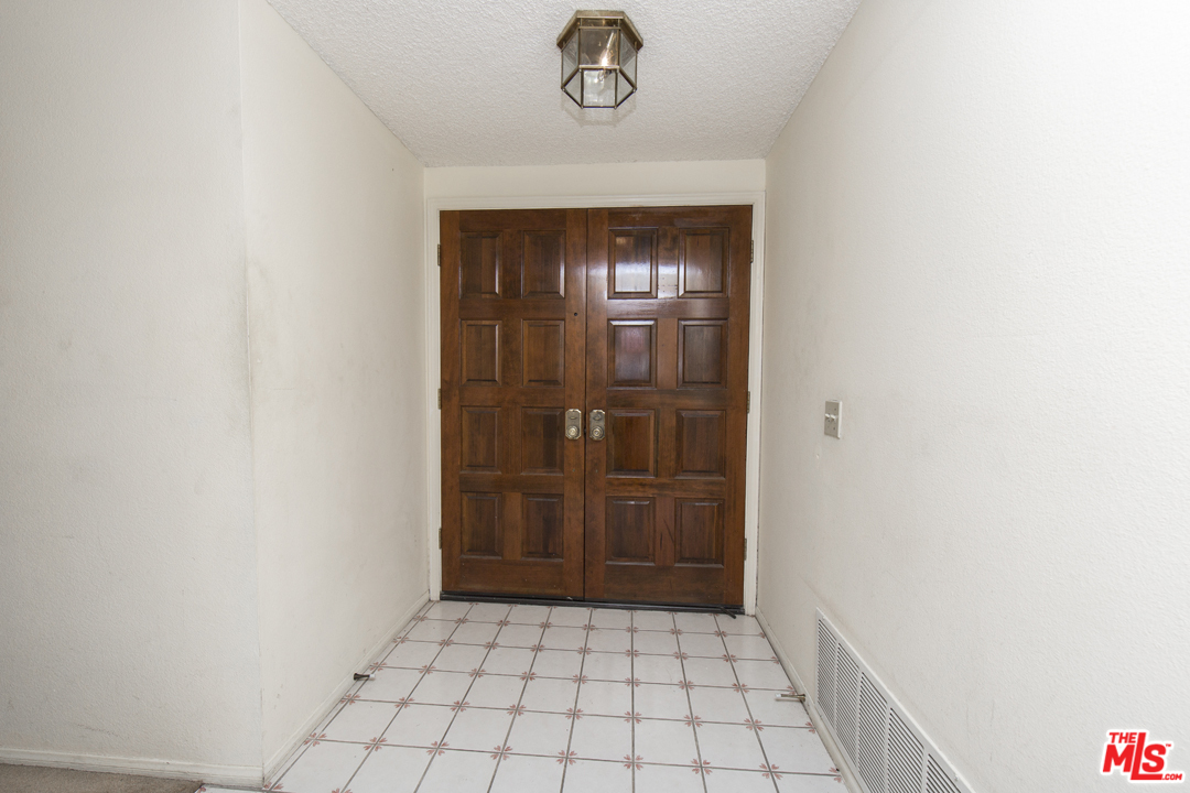 19549 Crystal Ridge Lane Porter Ranch, CA 91326 - Photo 8 of 37