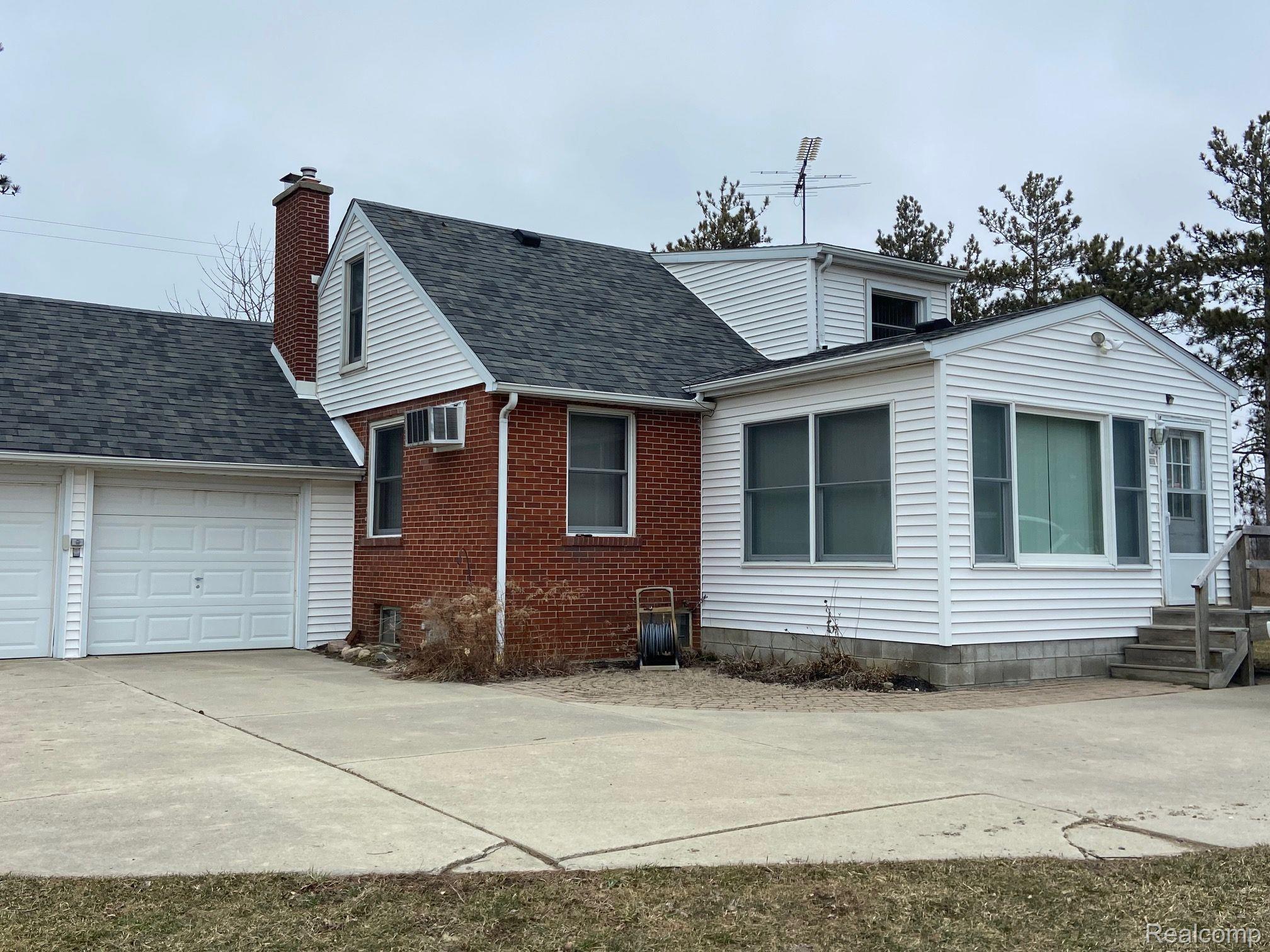 11075 Wilkes Road Yale, MI 48097 - Photo 2 of 18 Rear of Home