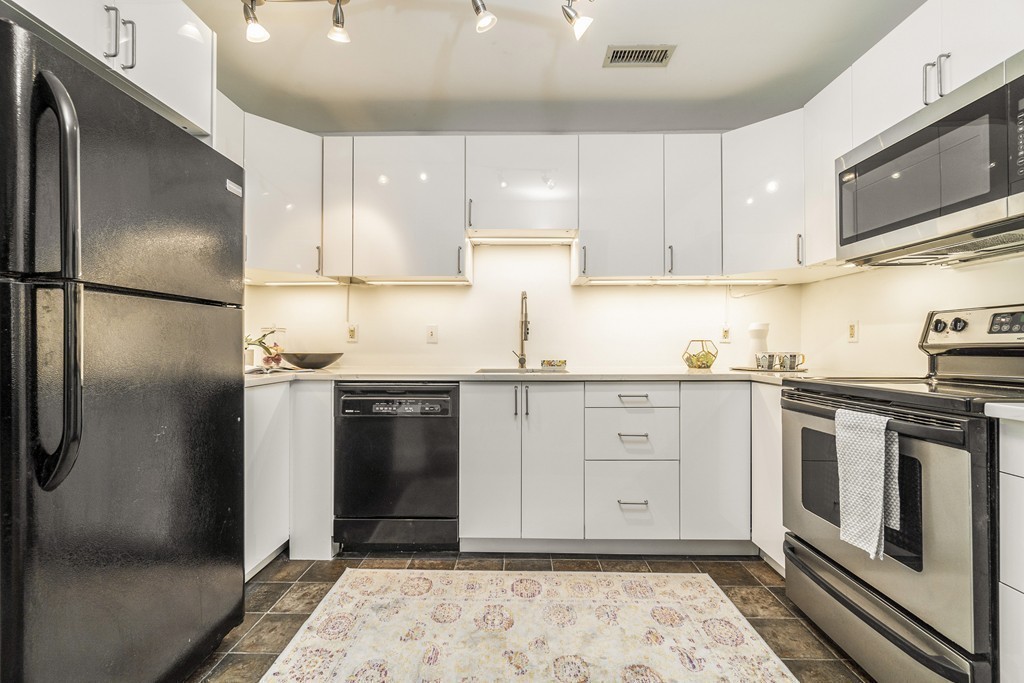 35 Eldridge Road, Unit 110 Boston, MA 02130 - Photo 8 of 19 Gallery Image 8