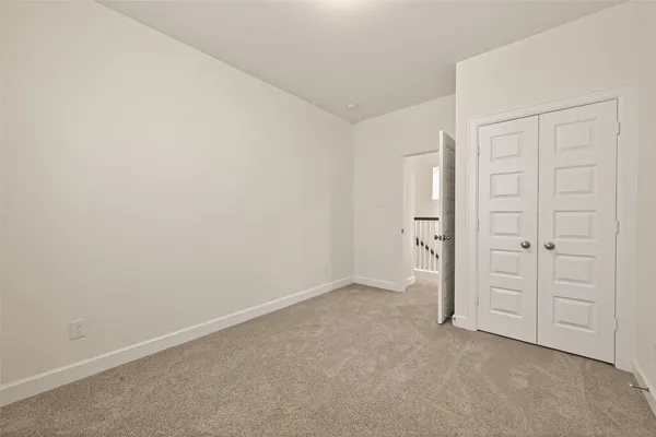 a view of backyard of the house