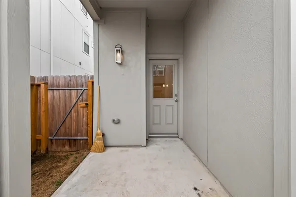 $2,300 | 11413 Velvet Fld Drive, Houston, TX 77047