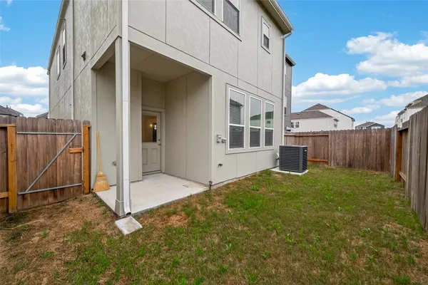 $2,375 | 11413 Velvet Fld Drive, Houston, TX 77047