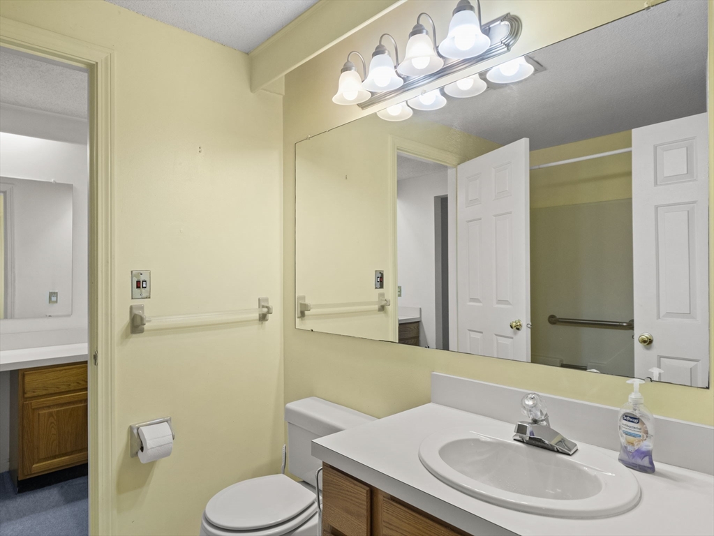 903 Foxwood Circle, Unit 903 Peabody, MA 01960 - Photo 18 of 41