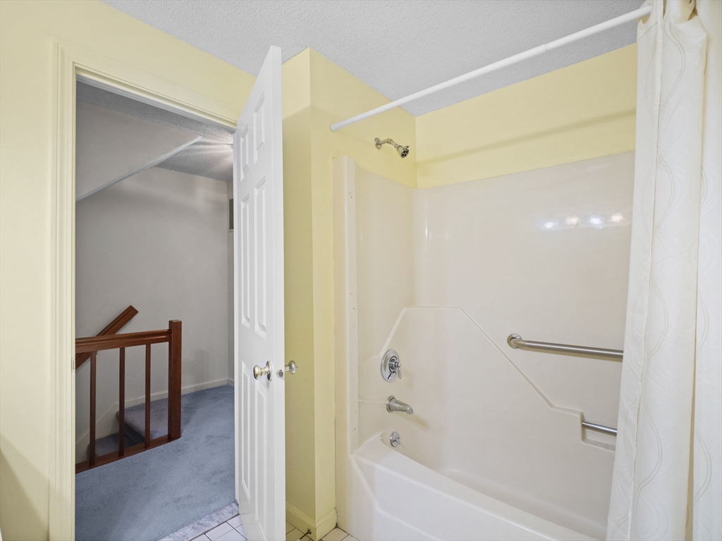 903 Foxwood Circle, Unit 903 Peabody, MA 01960 - Photo 19 of 41