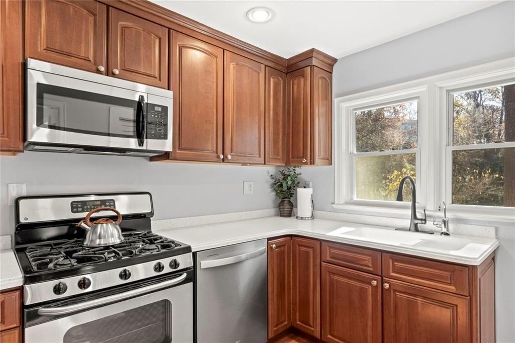 1333 Victor Road Northeast Atlanta, GA 30324 - Photo 17 of 43