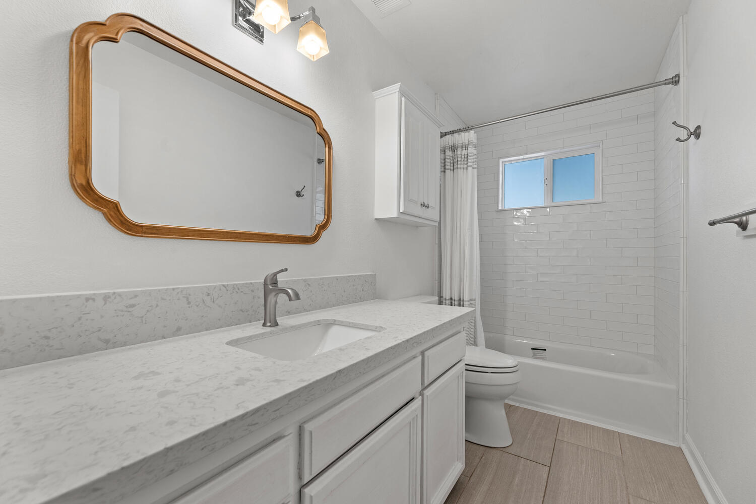40707 Crystal Drive Three Rivers, CA 93271 - Photo 18 of 26 Hall bath