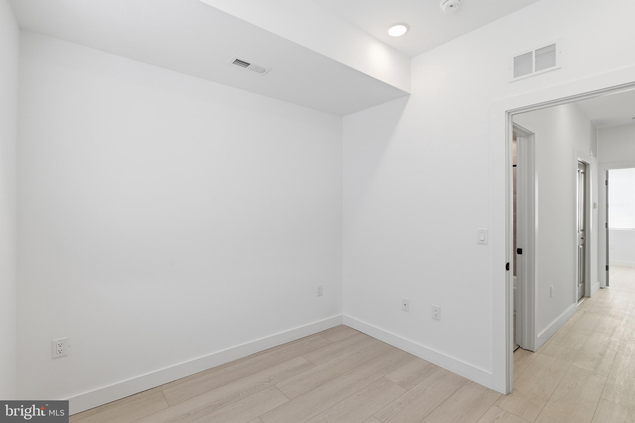 1005 West Orleans Street Philadelphia, PA 19133 - Photo 20 of 25 a view of small space