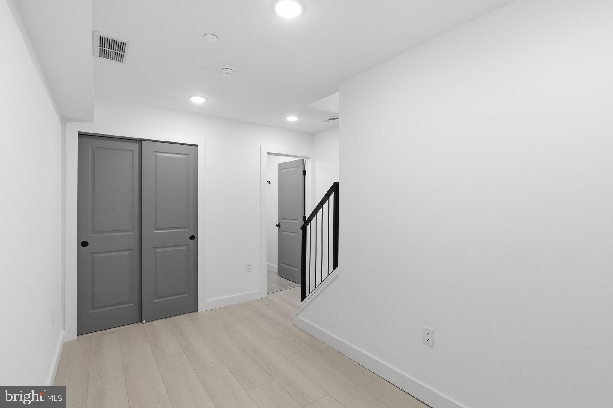 1005 West Orleans Street Philadelphia, PA 19133 - Photo 8 of 25 a view of an empty room