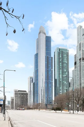 $1,790,000 | 1211 South Prairie Avenue, Unit 6201, Chicago, IL 60605