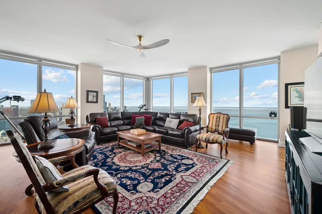 $1,790,000 | 1211 South Prairie Avenue, Unit 6201, Chicago, IL 60605