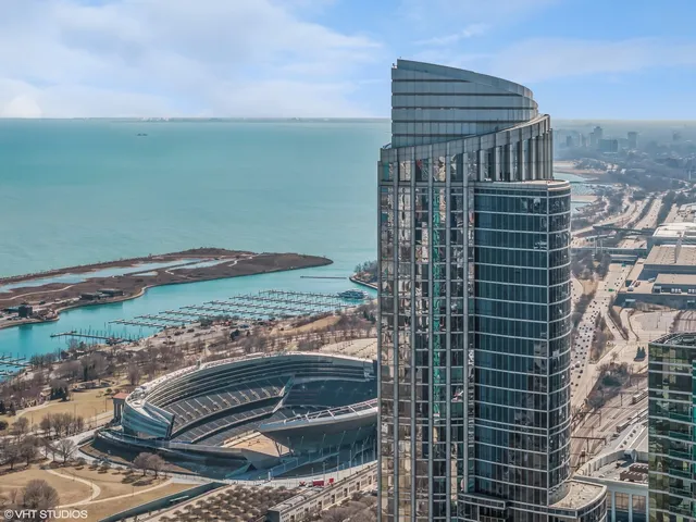 $1,790,000 | 1211 South Prairie Avenue, Unit 6201, Chicago, IL 60605