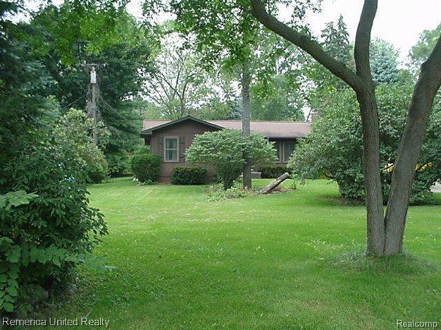 65220 8 Mile Road South Lyon, MI 48178 - Photo 2 of 28
