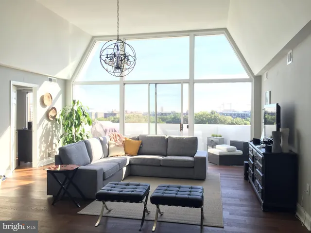 $695,000 | 700 7th Street Southwest, Unit 813, Washington, DC 20024