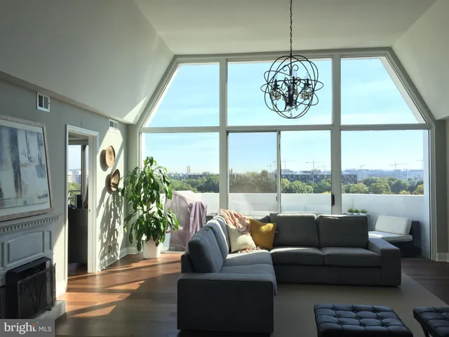 $695,000 | 700 7th Street Southwest, Unit 813, Washington, DC 20024