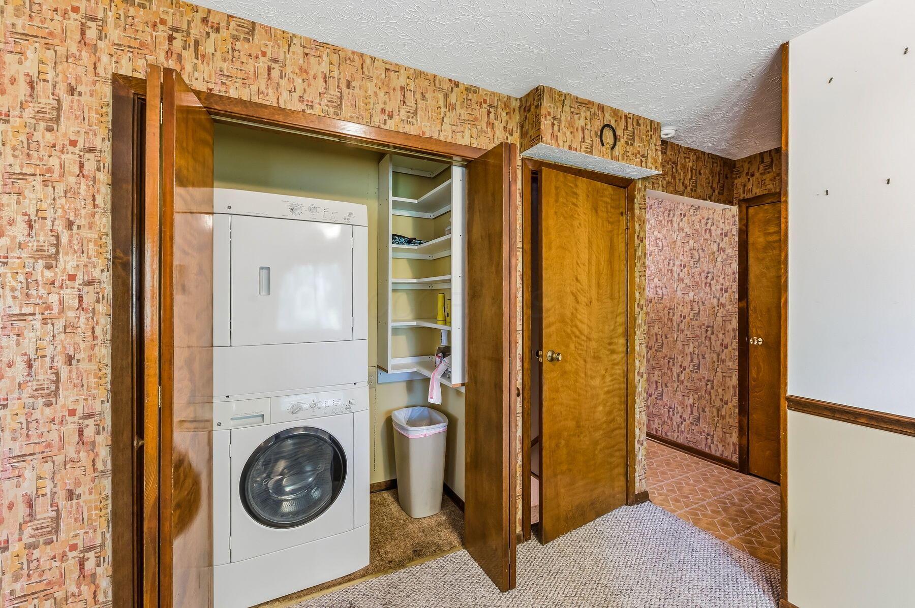 72 Yorkshire Road Delaware, OH 43015 - Photo 19 of 62 1st Floor Laundry