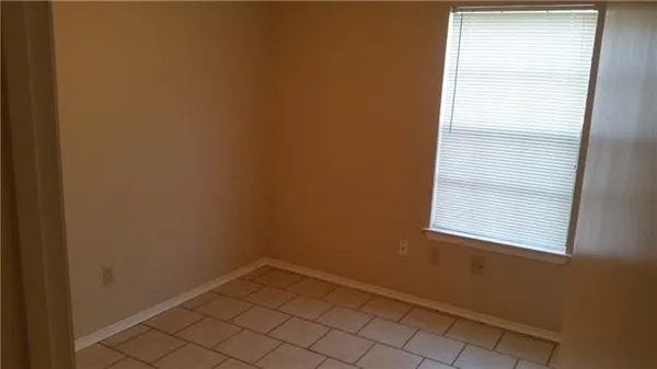 $1,595 | 743 Gladstone Drive, Gretna, LA 70056