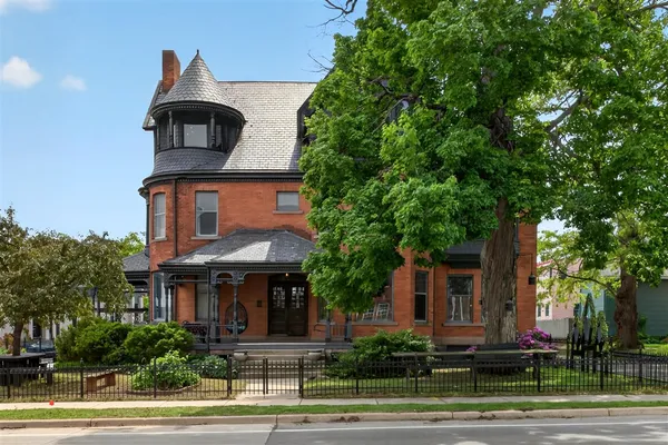 $550,000 | 505 Wildwood Avenue, Jackson, MI 49201