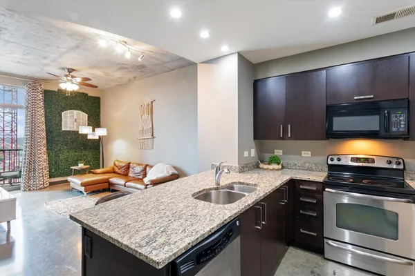 $1,795 | 1510 Demonbreun Street, Unit 706, Nashville, TN 37203