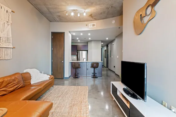 $1,795 | 1510 Demonbreun Street, Unit 706, Nashville, TN 37203