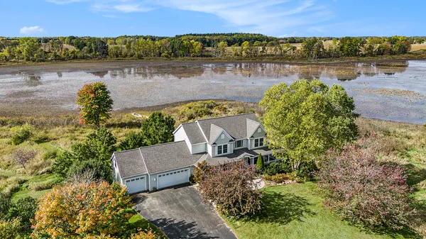 $995,000 | 9975 Young Avenue Northeast, Rockford, MI 49341