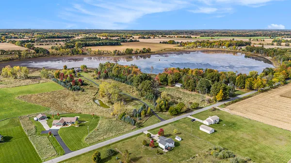 $995,000 | 9975 Young Avenue Northeast, Rockford, MI 49341