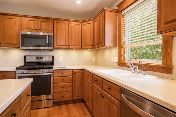 $995,000 | 9975 Young Avenue Northeast, Rockford, MI 49341